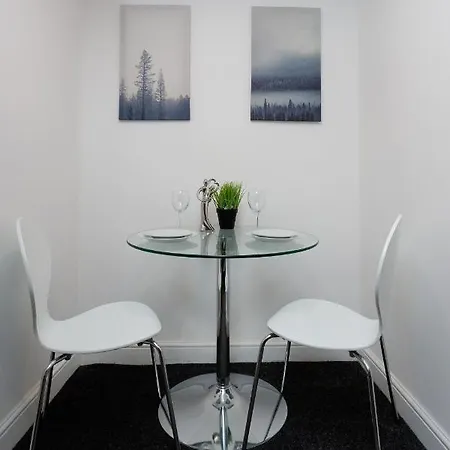 Carter House Apartments.....6 Beds In 3 Bedrooms