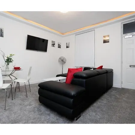 Carter House Apartments.....6 Beds In 3 Bedrooms Apartment