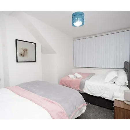 Carter House Apartments.....6 Beds In 3 Bedrooms
