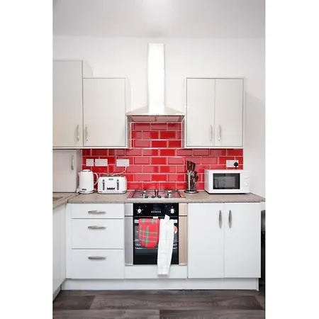 Carter House Apartments.....6 Beds In 3 Bedrooms * Leeds (West Yorkshire)